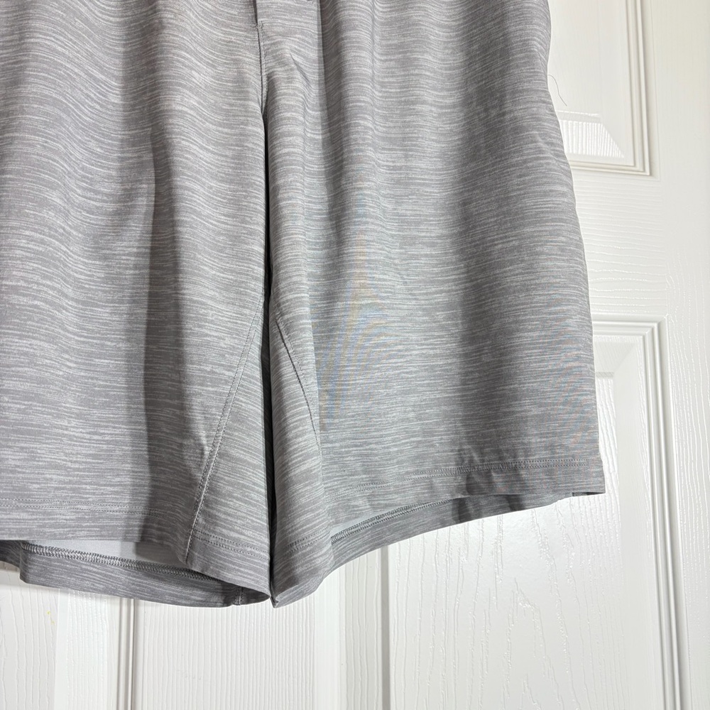 Lululemon Pace Breaker Shorts 8” Medium - Picture 3 of 9